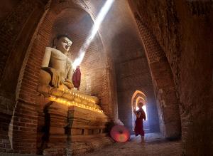 PhotoVivo Gold Medal - Thi Ha Maung (Myanmar)  Praying The Lord Buddha